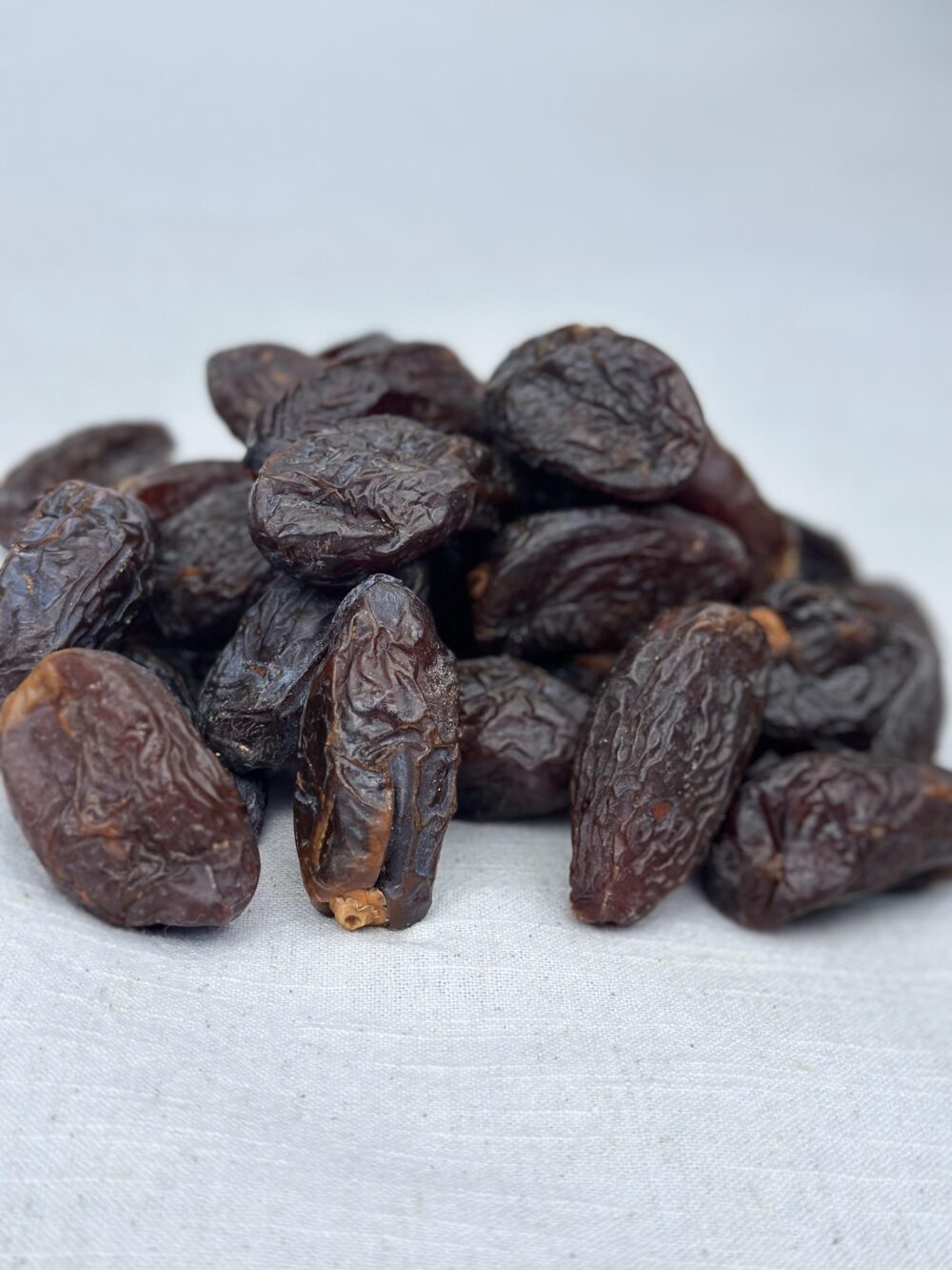 Dates - Image 4